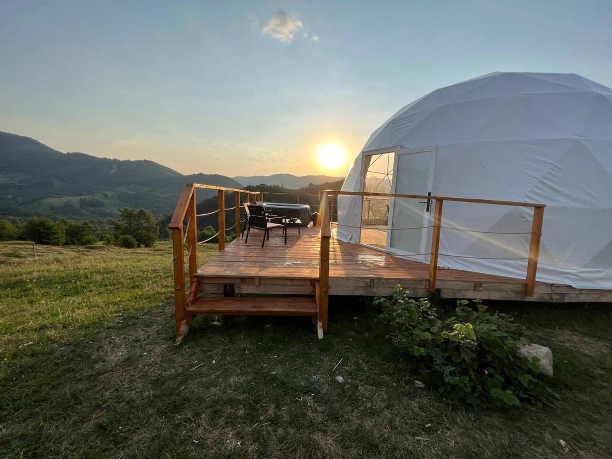 Starry Dome - Manta'S Retreat Glamping Cornereva Hotel Екстериор снимка