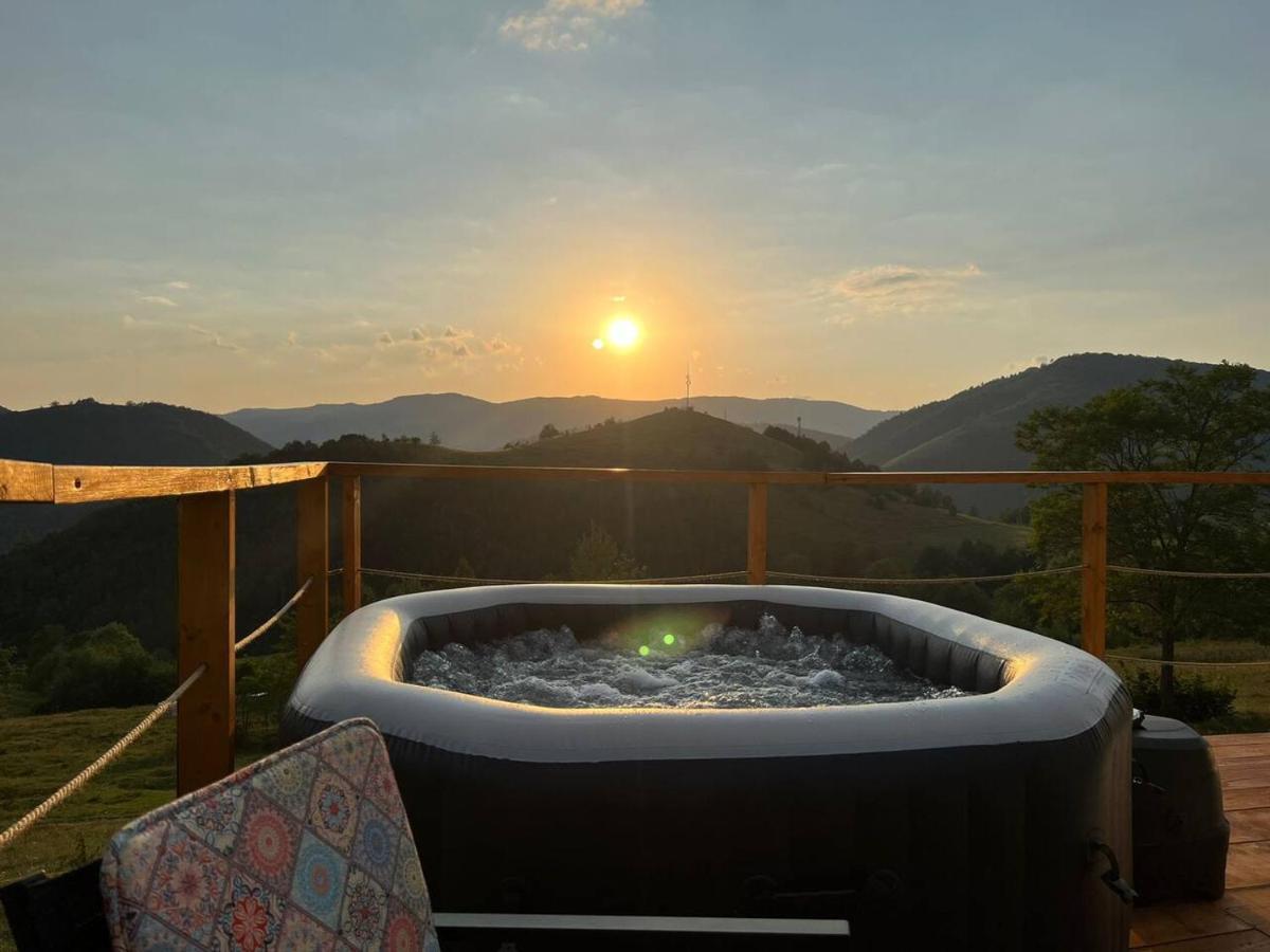 Starry Dome - Manta'S Retreat Glamping Cornereva Hotel Екстериор снимка