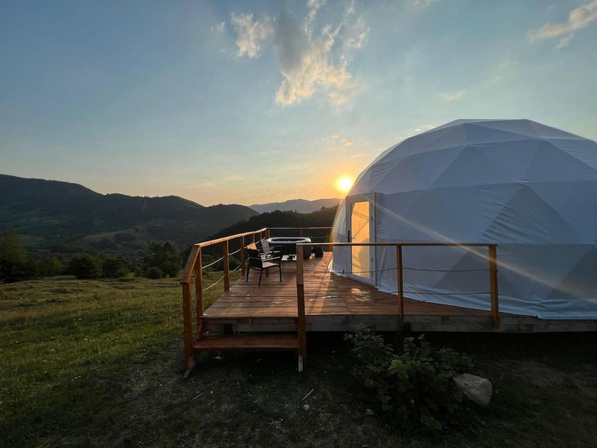 Starry Dome - Manta'S Retreat Glamping Cornereva Hotel Екстериор снимка
