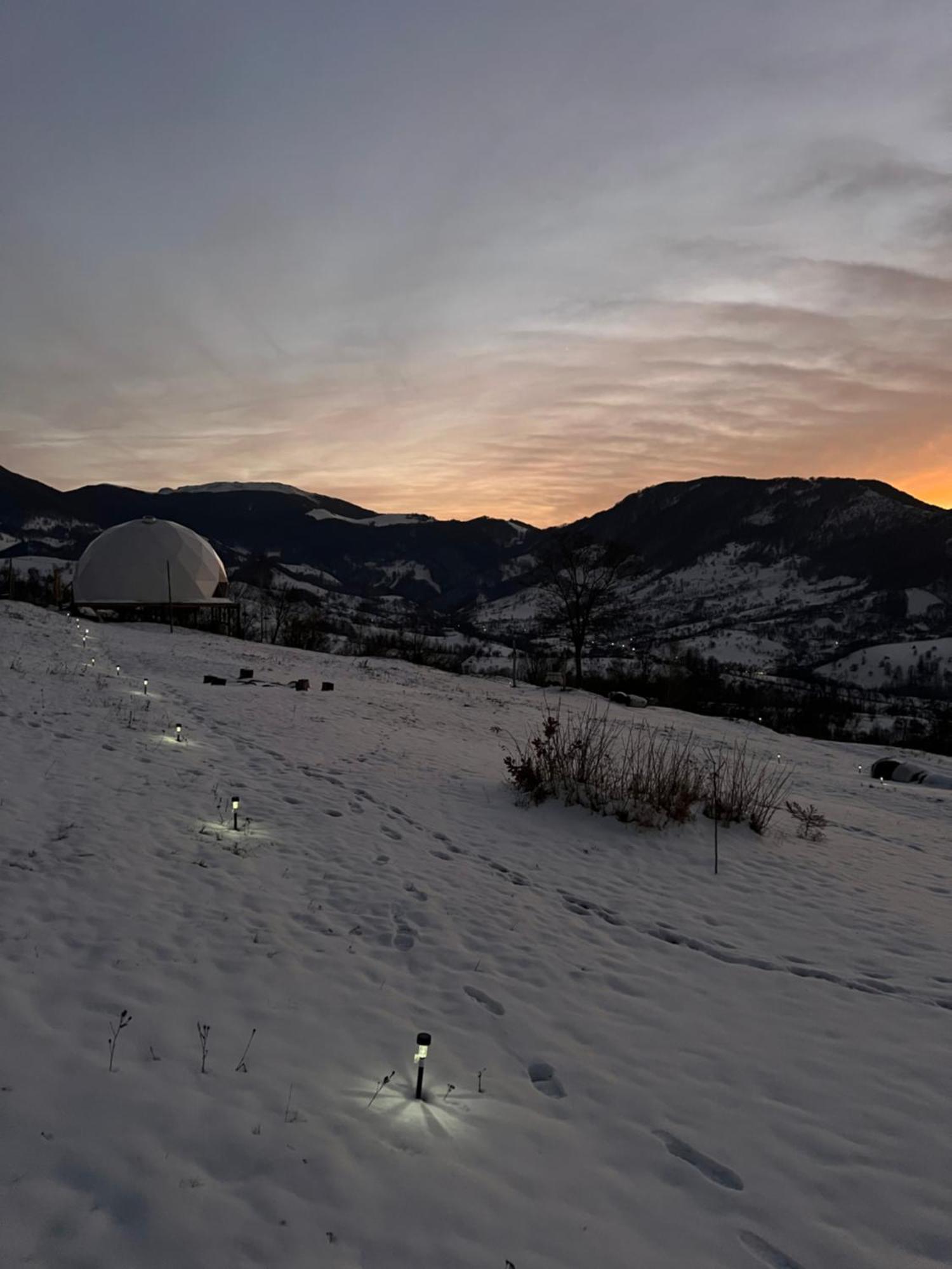 Starry Dome - Manta'S Retreat Glamping Cornereva Hotel Екстериор снимка