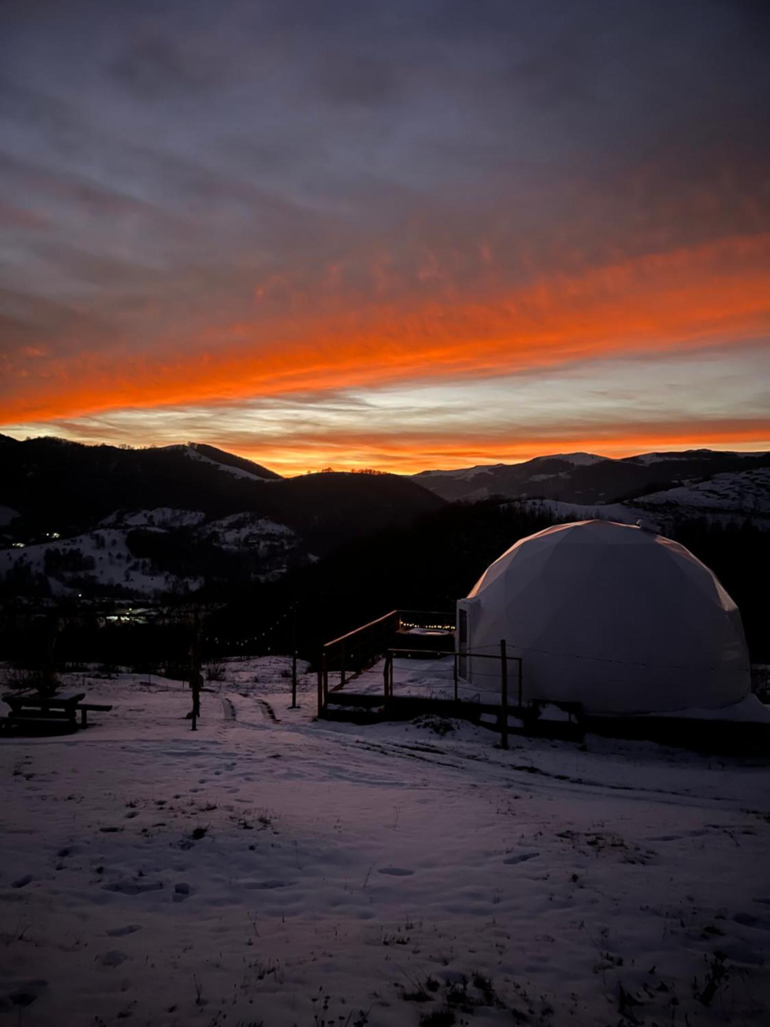 Starry Dome - Manta'S Retreat Glamping Cornereva Hotel Екстериор снимка